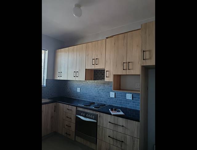 2 BEDROOM FLAT FOR SALE IN GQEBERHA CENTRAL